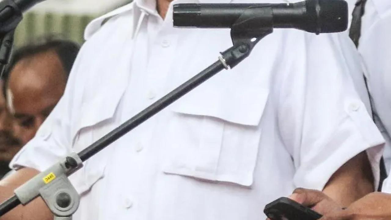 Para Aktivits 98 dan relawan tersebut membawa kabar dukungan kepada Prabowo untuk pemenangan di Pemilihan Presiden 2024.