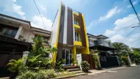 8 Trik Membuat Fasad Rumah Kecil Terlihat Tinggi dan Megah Tanpa Banyak Ornamen