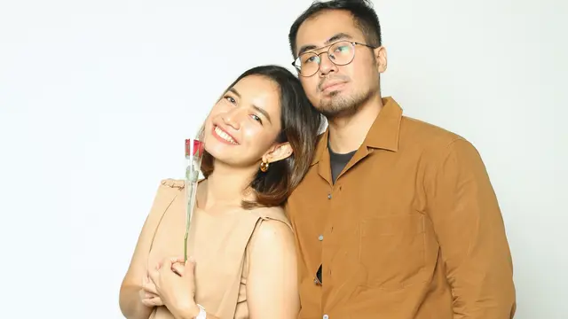 couple januari cinta yang tulus