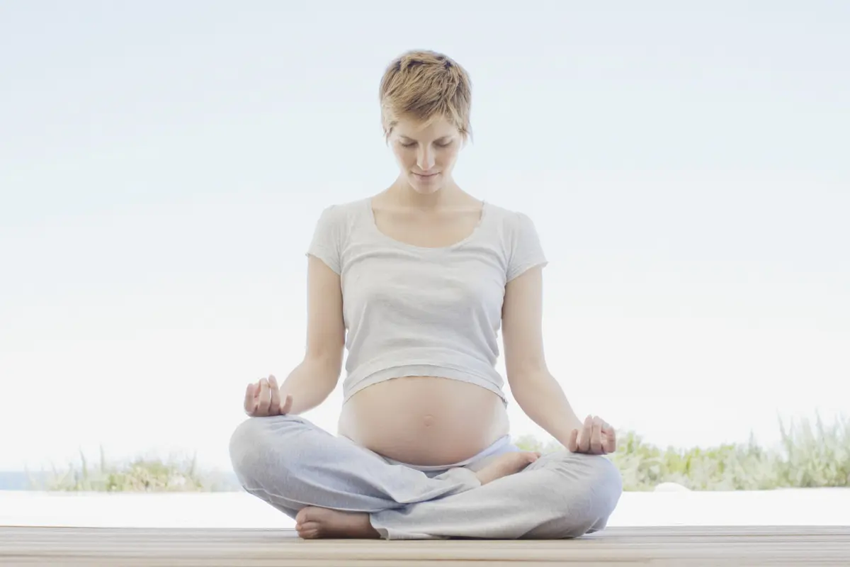 5 Pose Yoga yang Sanggup Bikin Ibu Hamil Tetap Sehat