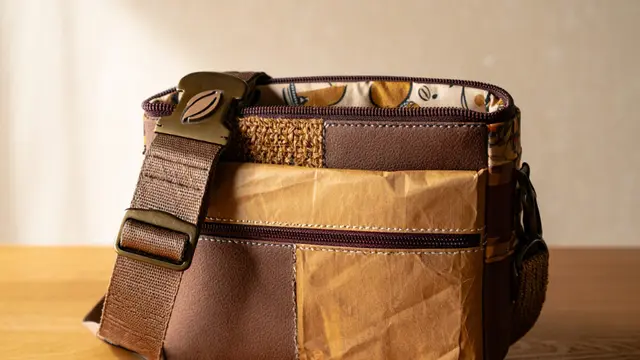 Tas dari bungkus kopi plastik (Foto: Reve Art AI)