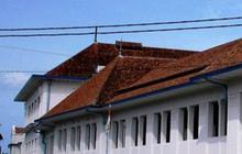 Berfoto Asyik di Kota Tua Cirebon, Ada Gedung Pabrik Rokok Peninggalan 1924