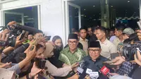 Calon wakil presiden nomor urut 1, Muhaimin Iskandar atauGus Imin usai menghadiri acara konsolidasi kader dan relawan di DBL Arena Surabaya, Rabu (10/1/2024). (Liputan6.com/Muhammad Radityo Priyasmoro).
