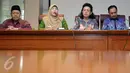 Anggota DPD, Eni khaerani  (kedua kiri) saat memberikan keterangan pers di Kompleks Parlemen, Jakarta, (23/5).Konferensi Pers tersebut perihal urgensi dibuat UU Penghapusan Kekerasan Seksual untuk melindungi generasi bangsa. (Liputan6.com/Johan Tallo)