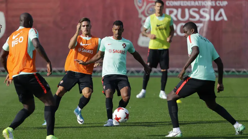 Timnas Portugal berlatih di Kazan, Jumat (16/6/2017), sebelum mengikuti Piala Konfederasi 2017. Portugal merupakan salah satu favorit juara. 