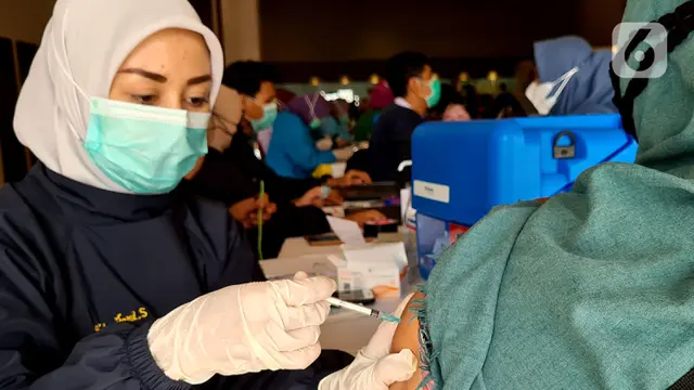 Vaksin Bagi Guru Jelang Belajar Tatap Muka Terbatas