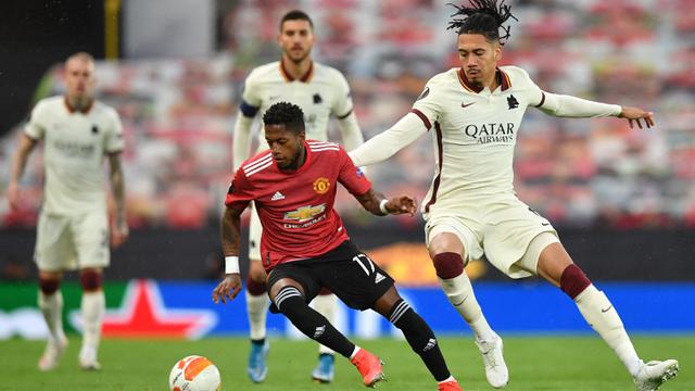 FOTO: Deja Vu 14 Tahun Silam, Manchester United Bantai AS Roma - Fred; Chris Smalling