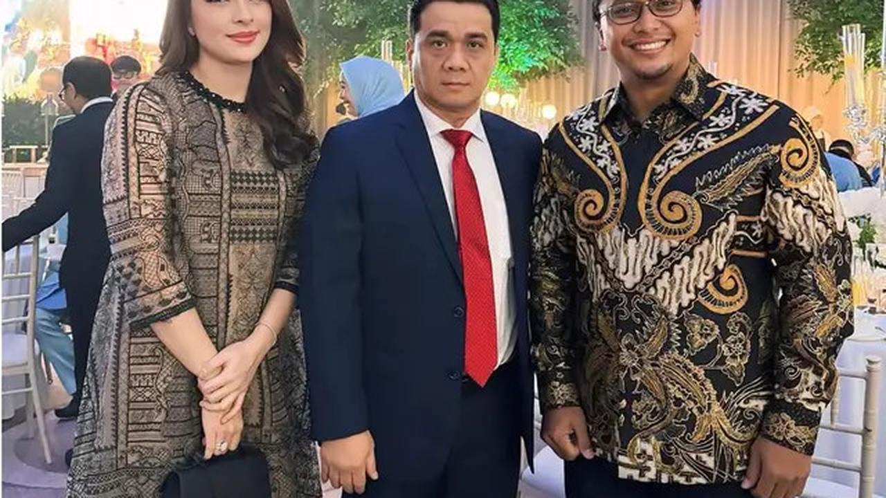 6 Potret Reisa Broto Asmoro Kondangandi Pernikahan Putri Zulhas, Serasi Bareng Suami
