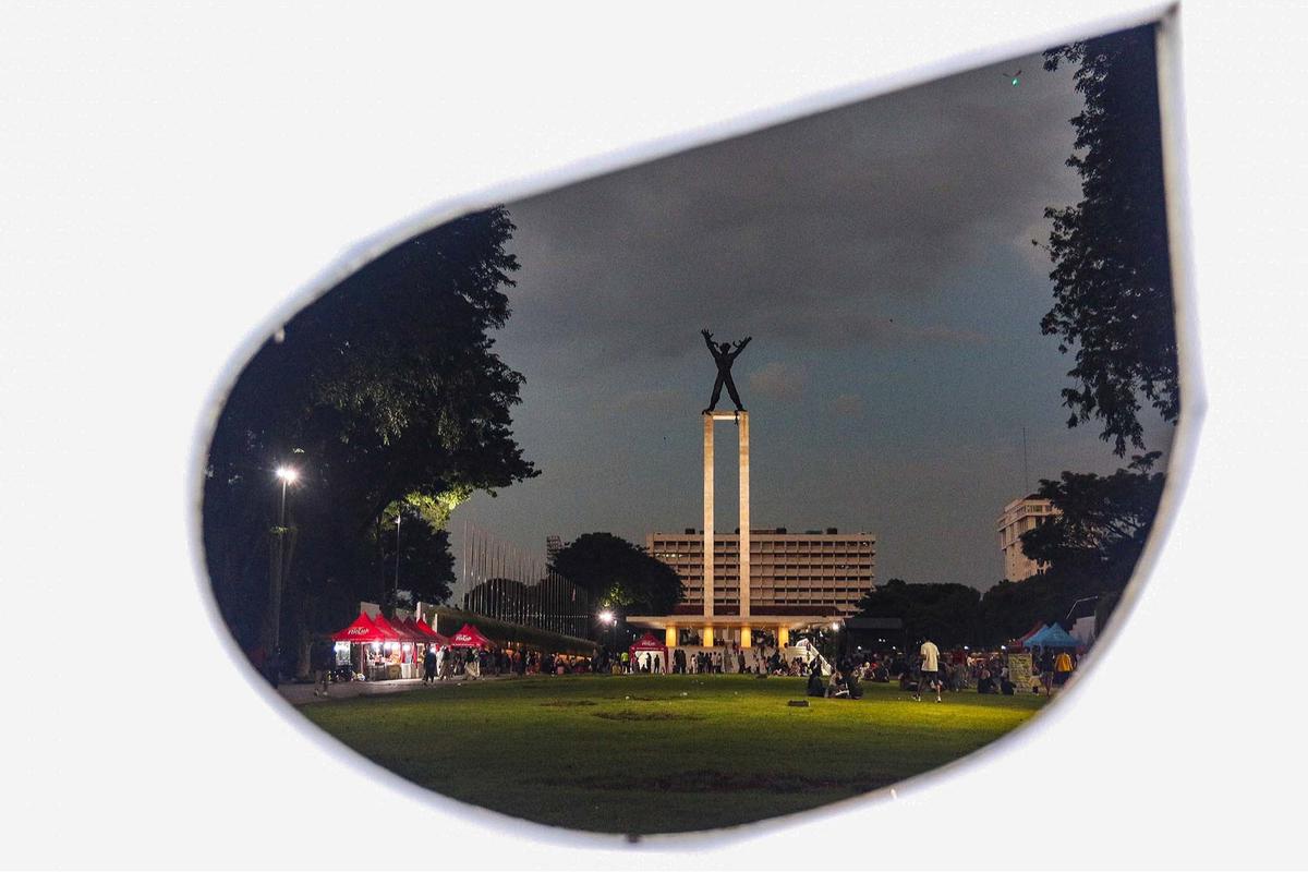 FOTO: Melihat Aktifitas Warga di Taman Lapangan Banteng yang Buka 24 Jam