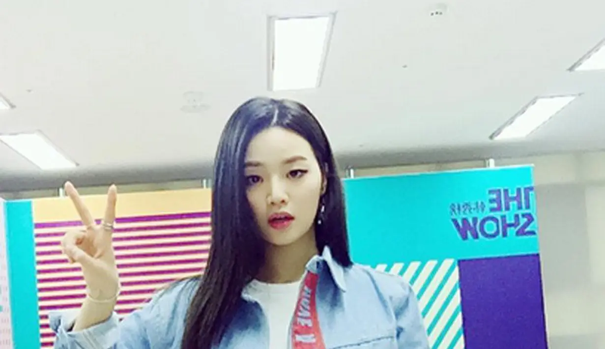 Menjalani proses yang cukup panjang nampaknya pemain serial drama ‘Scarlet Heart Ryeo’ sudah kenal satu sama lain. Terlebih Z.Hera yang sangat mengagumi IU dan menyebutnya sebagai senior hebat. (Instagram/z_hera)