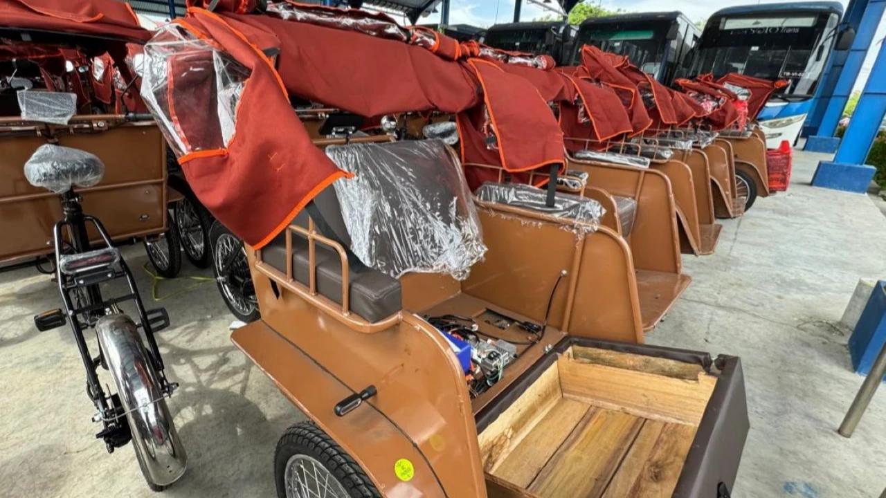 Wali Kota Solo Tolak Bajaj, Ratusan Becak Listrik dari Prabowo Disambut