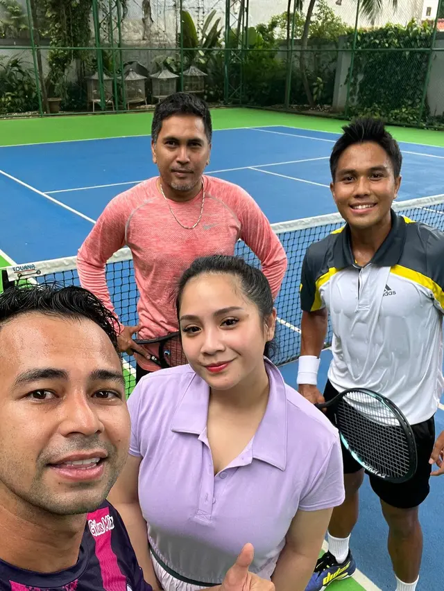 Bakal Tanding Tenis Lawan Desta, Ini 7 Potret Pesiapan Raffi Ahmad