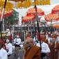 Ribuan umat Buddha tumpah ruah dalam arak-arakan Hari Raya Waisak, Senin (16/5/2022). Arak-arakan digelar dari Candi Mendut ke Candi Borobudur di Kabupaten Magelang, Jateng. (Liputan6.com/ Ist)