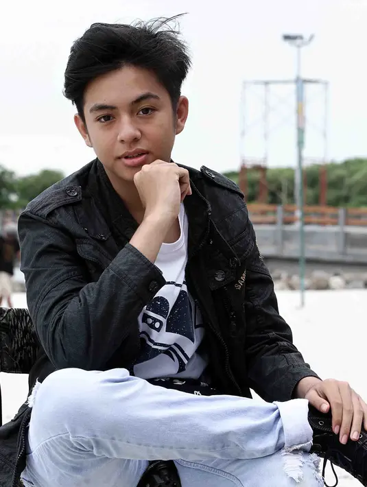 Kegembiraan tidak hanya dirinya yang menjadi nominator. Tapi juga sinetron dan sountracknya. Ia melihat semua itu berkat dukungan dari pemirsa SCTV yang selalu mendukung. (Deki Prayoga/Bintang.com)