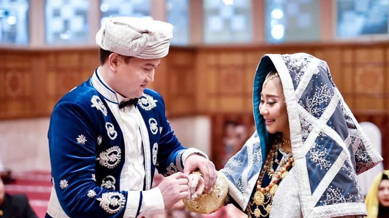 [Bintang] Chikita Meidy dan Indra Aditya