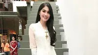 Sandra Dewi Pakai Kebaya (Sumber: Instagram//sandradewi88)