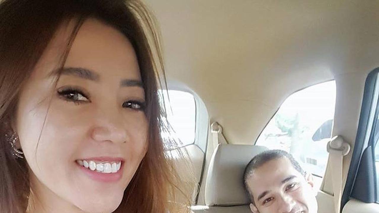 Potret mesra Okan Cornelius dan Mey Lee