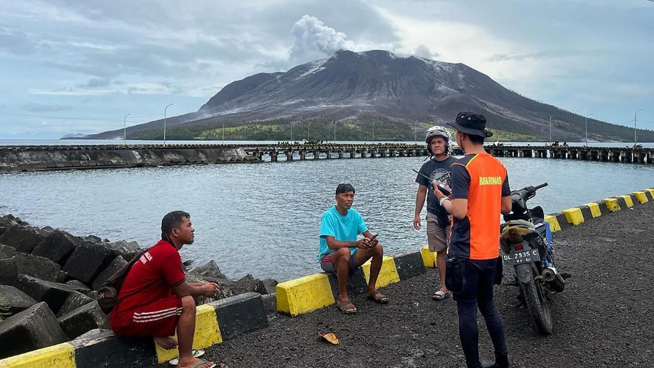 <b>Dampak Letusan Gunung Ruang Berpotensi Tsunami 25 Meter</b>