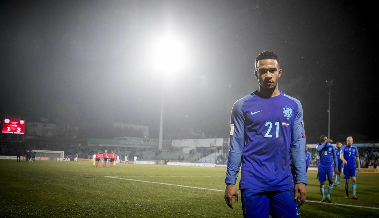 Namun Memphis Depay dapat bangkit dan membuktikan diri jika ia layak untuk kembali ke skuat inti Mnachester United. (EPA/Jerry Lampen)