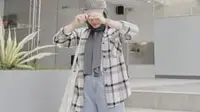 Cardigan Bermotif Anti-Mainstream untuk Hijaber Usia 20-an, Tampil Stylish di Awal Tahun Baru Islam!