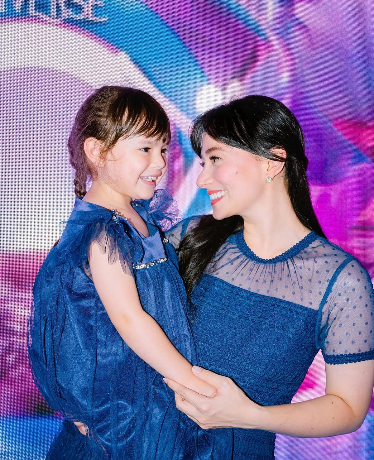 Bak Melahirkan Sahabat Sendiri, Ini 7 Potret Asmirandah Bareng sang Anak yang Selalu Kompak