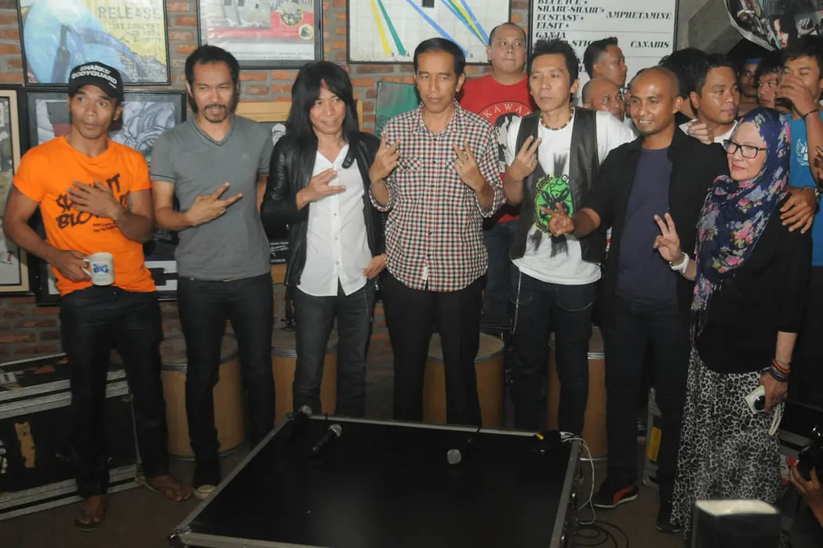 Jokowi Main ke Markas Slank