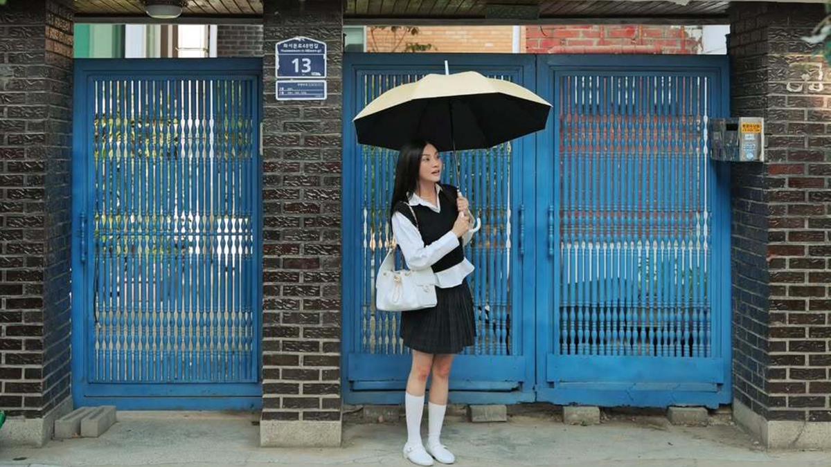 6 Potret Style Sarwendah dan Giorgio Antonio di Korea, Kasual dan Kompak