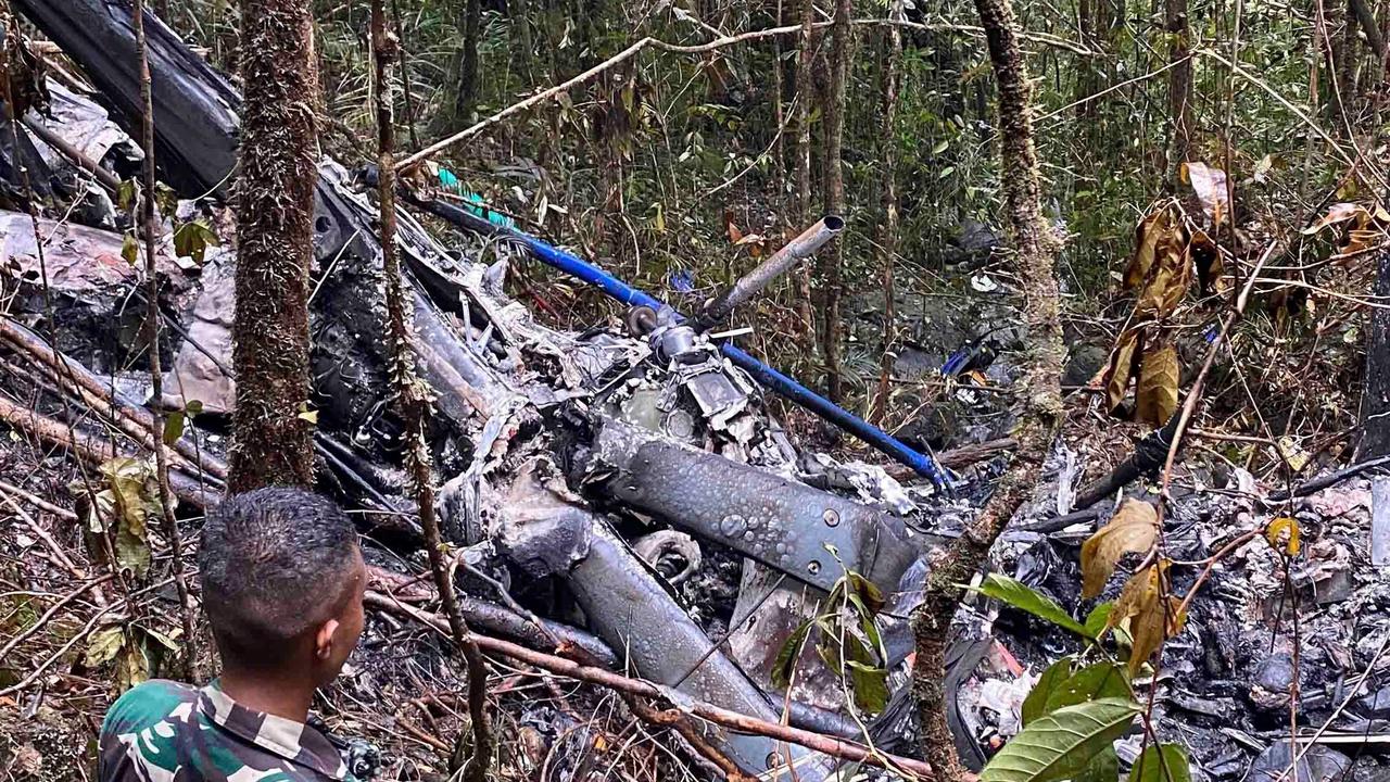 FOTO: Helikopter Hilang Kontak Ditemukan, 8 Korban Meninggal Dunia
