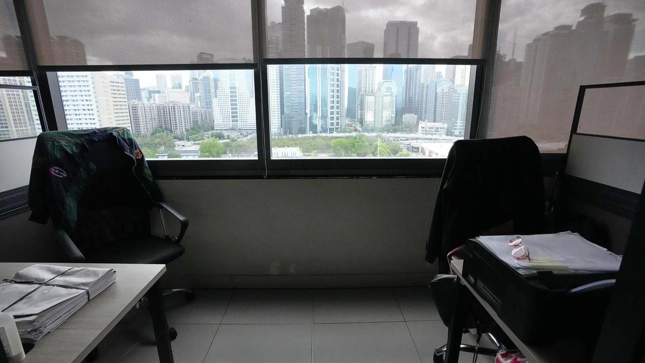 FOTO: Kantor Pemerintah Manila Kosong Akibat Krisis BBM