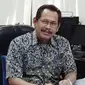 Guru Besar Sosiologi Fakultas Ilmu Sosial dan Ilmu Politik Universitas Airlangga  (FISIP UNAIR), Prof Dr Mustain (Foto: Liputan6.com/Dian Kurniawan)