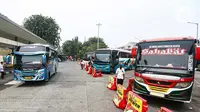 Pengelola Terminal Kalideres Jakbar Mulai Lakukan Pengecekan Kendaraan Mudik Lebaran Idulfitri 2025