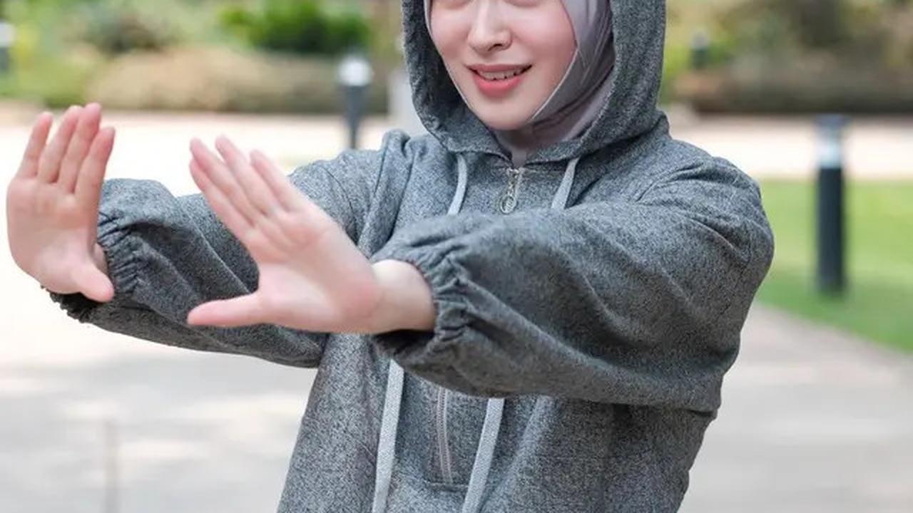 5 Tren Hijab 2025 yang Lagi Hits, Bikin Kamu Makin Stylish!