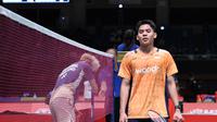 Tunggal putra Indonesia Moh Zaki Ubaidillah alias Ubed disingkirkan wakil Thailand&nbsp;Panitchapon Teeraratsakul pada babak 32 besar Kumamoto Masters 2025 di Kumamoto Prefectural Gymnasium, Rabu (12/11).&nbsp;(foto: PBSI)