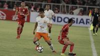 Bek Borneo FC, Abdul Rahman, saat pertandingan melawan Persija Jakarta pada laga Liga 1 di SUGBK, Jakarta, Sabtu (14/4/2018). Persija menang 2-0 atas Borneo FC. (Bola.com/M Iqbal Ichsan)