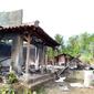 Salah satu rumah warga Desa Mulyorejo Kecamatan Silo , Jember rusak parah akibat dibakar orang tak dikenal (Istimewa)