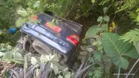Mobil Dinas PMD Blora Berpenumpang 4 Orang Terperosok ke Jurang