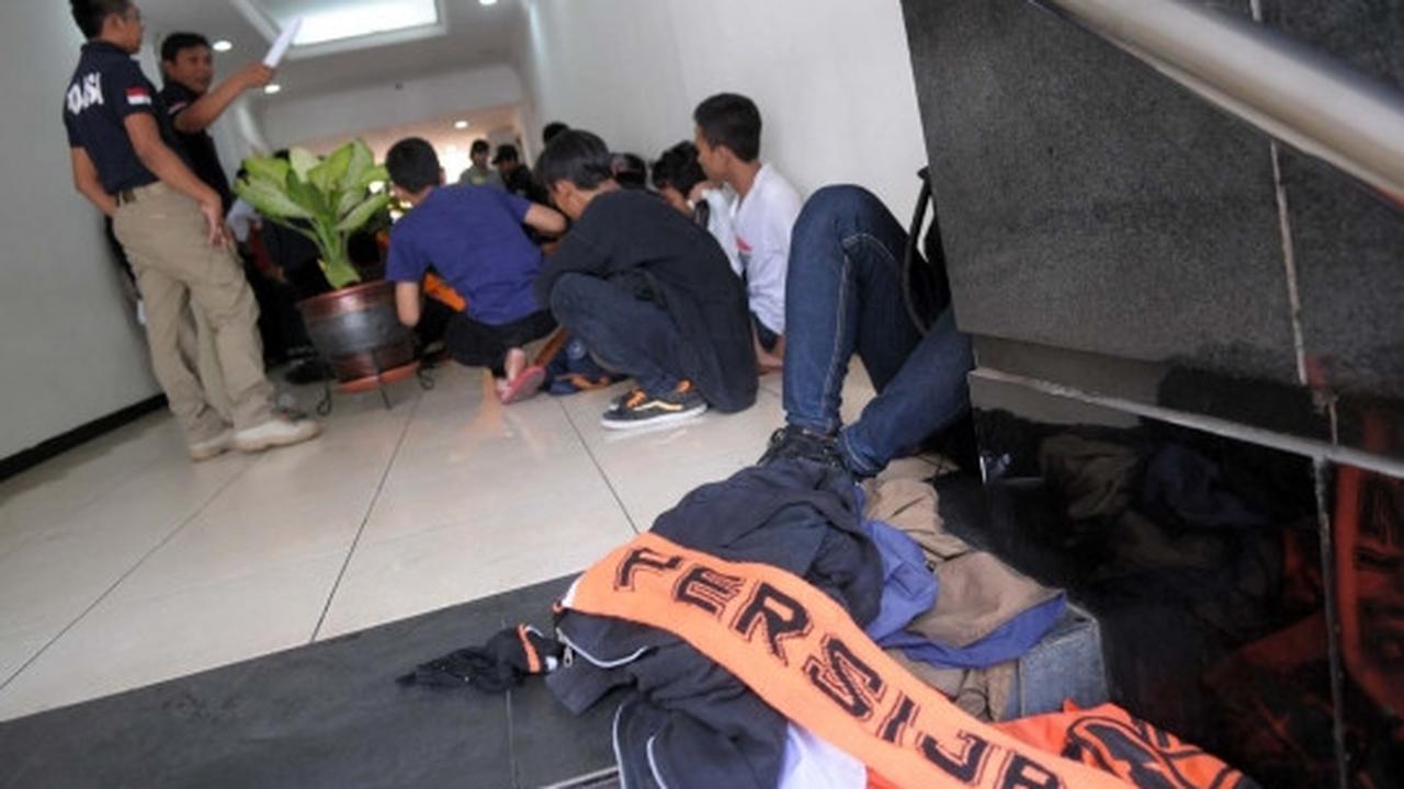 Ini puluhan Jakmania yang bikin ribut jelang final Piala Presiden