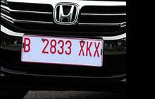 Sering Lihat Plat Mobil Warna Putih Bertuliskan Merah? Ini Arti hingga Peraturannya