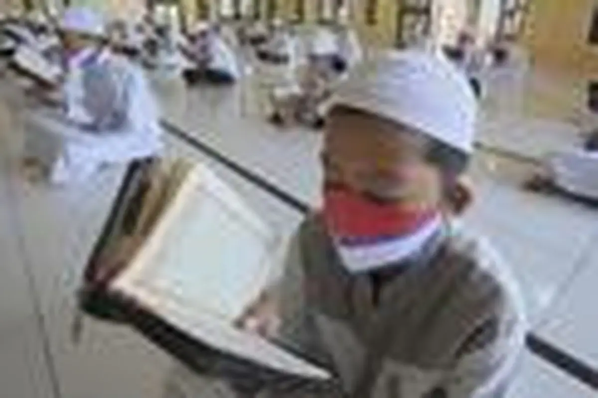 Ilustrasi, nampak beberapa santri tengah menjalani rutinitas pengajian di salah satu pesantren.