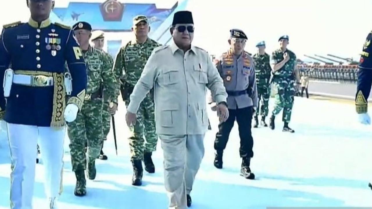 VIDEO: Prabowo Dikejutkan Aksi Menyala Pasukan Tank, Pesawat Jet F-16 & Adu Tembak TNI