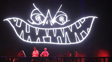 Lirik Lagu The Chainsmokers Everybody Hates Me News Entertainment Fimela Com Tenangkan hati semua ini bukan salahmu jangan berhenti yang kau takutkan. chainsmokers everybody hates me