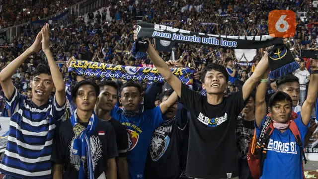 Dukungan Aremania saat Away