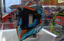 JP Industries meluncurkan 3 helm terbaru di GIIAS 2024.