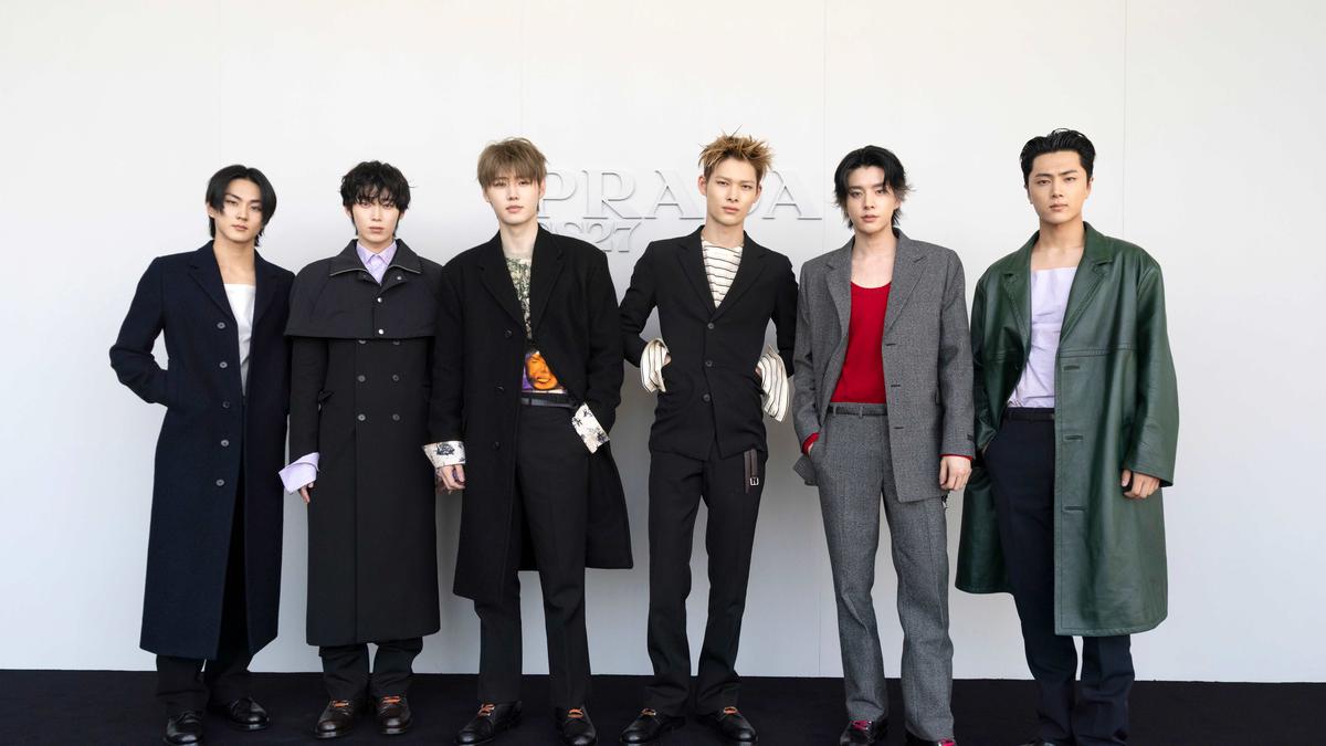 ENHYPEN hingga Jaehyun NCT Tampil Curi Perhatian di Prada Menswear Spring/Summer 2027 "Clarity"