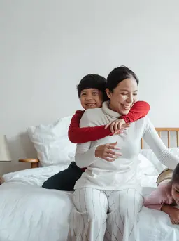 Bangun kesepakatan bersama yang menyenangkan antara orang tua dan anak. [Dok/Pexels.com/Ketut Subiyanto].