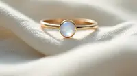7 Model Cincin Emas Minimalis 2025 yang Cocok untuk Muslimah Sehari-hari
