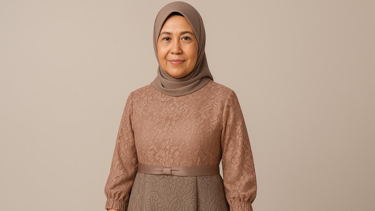 7 Rekomendasi Gamis Brokat 2025 A-Line untuk Ibu-ibu Usia 50-an, Tampil Percaya Diri dan Berkelas