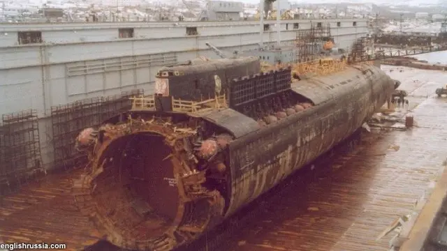 kursk-penyebab-tenggelam-131312c.jpg
