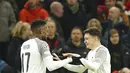 Pemain Young Boys Fabian Rieder (kanan) merayakan golnya ke gawang Young Boys pada pertandingan sepak bola Grup F Liga Champions di Stadion Old Trafford, Manchester, Inggris, 8 Desember 2021. Pertandingan berakhir 1-1. (AP Photo/Dave Thompson)