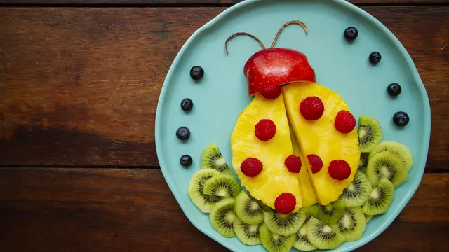 Ilustrasi potongan buah